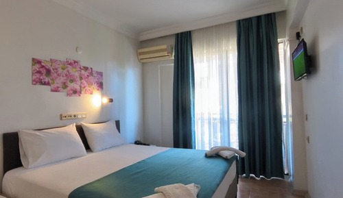 Classic Double Room, 1 Queen Bed, Smoking