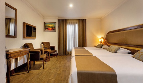 Triple Room