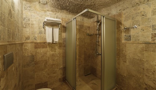 Honeymoon Suite