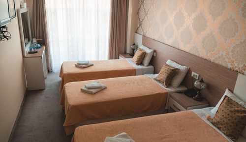 Classic Shared Dormitory, Men only