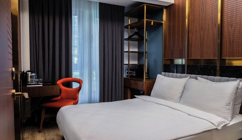 Premier Single Room