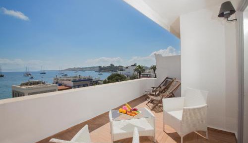 Executive Suite with Sea View & Terrace