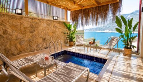 Luxury Suite with Private Pool