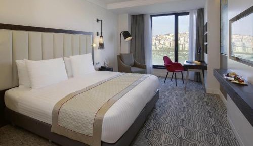 Deluxe King Room with Sea View