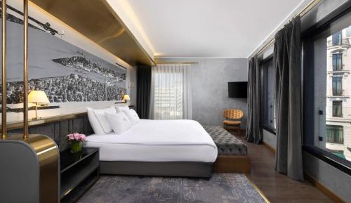 Corner Suite Room with Sea View