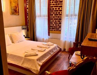 Deluxe Queen Room