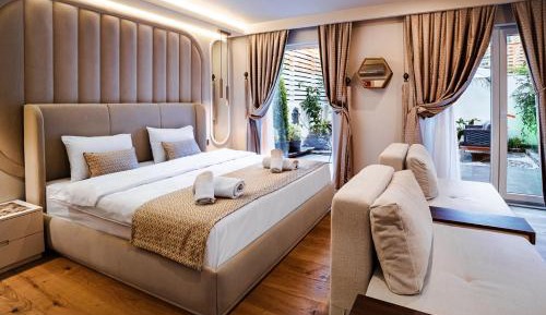 Suite with Garden View