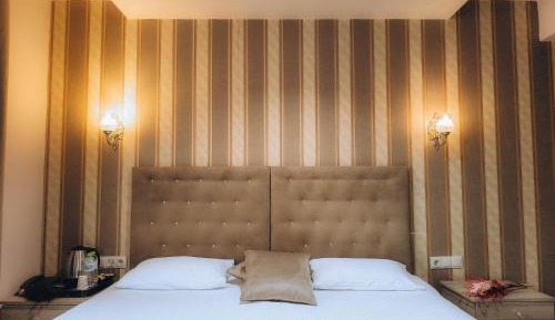 Deluxe Double Room with Spa Bath 