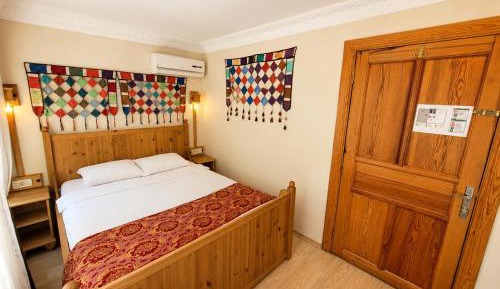 Double or Twin Room with Private Bathroom