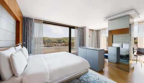 Panoramic Family King Suite with Bosphorus View