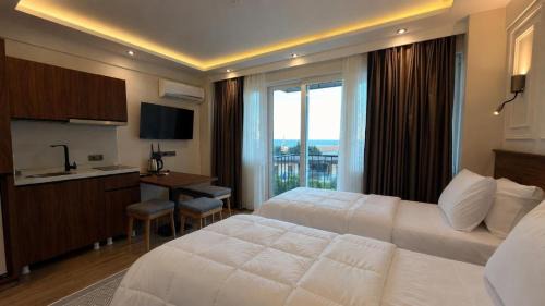 Superior Triple Room with Sea View