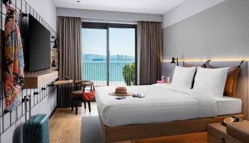 Moxy Queen Room with Sea View