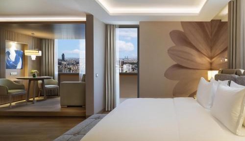 Junior Suite Room City View One King Bed