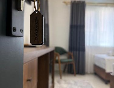 Room #1714360103