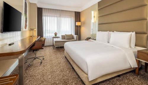Deluxe King Room - Non-Smoking