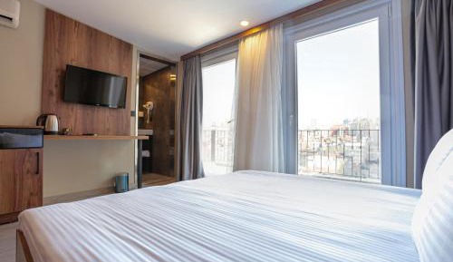 Double Room with Balcony (3 Adults)