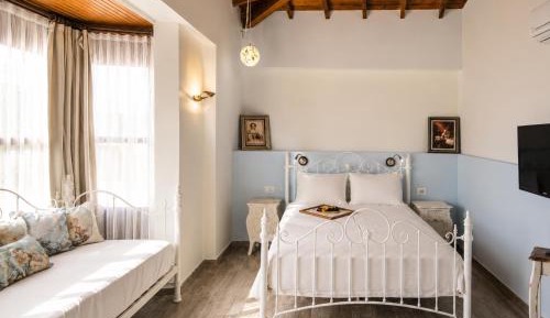 Triple Room with Balcony