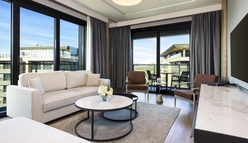 Two-Bedroom Deluxe Apartment