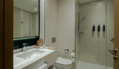 One-Bedroom King Suite