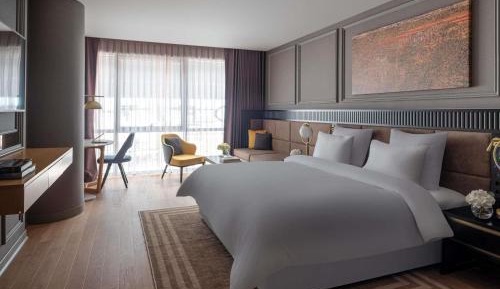 Luxury King Room