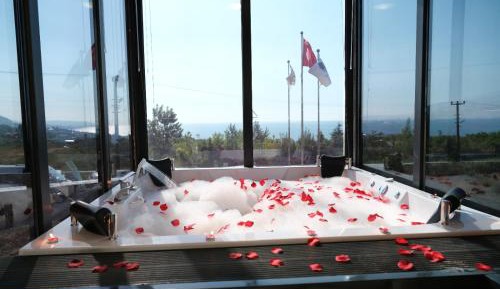 Suite with Hot Tub