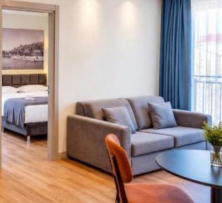 Superior One-Bedroom Apartment