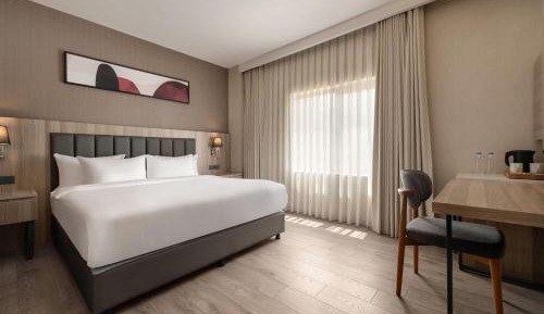 One-Bedroom Family Room with One King Bed, Sofa Bed and Jetted Tub - Non-Smoking