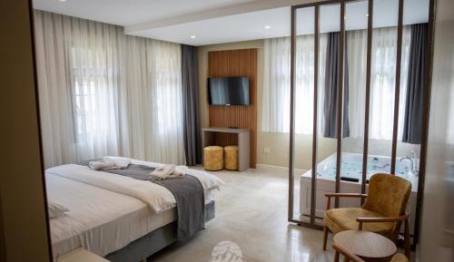 Double Room with Spa Bath