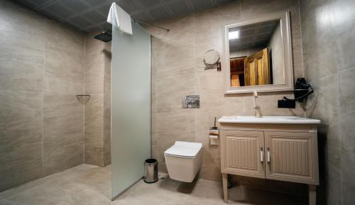 Queen Suite