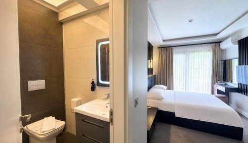 Two Connecting Double Rooms