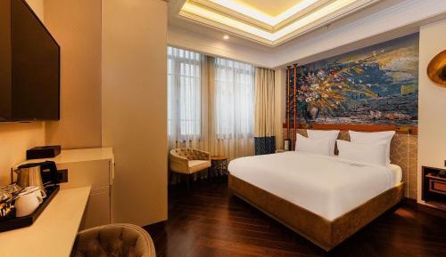 Deluxe King Room