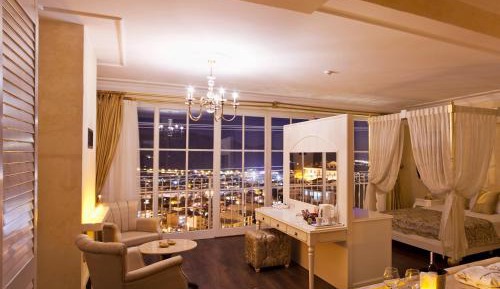 Deluxe Suite