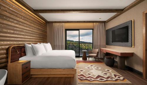 Splendid King Suite with Sofa Bed/Mountain View/Balcony