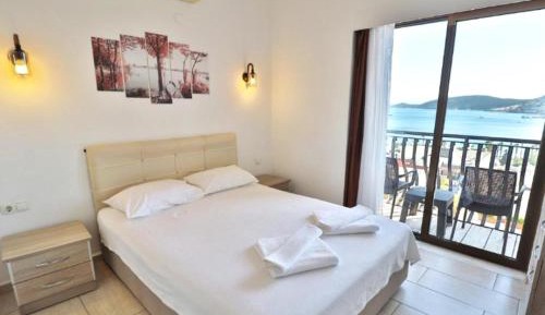 Double Room with Balcony and Sea View