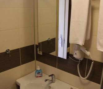 Standard Double or Twin Room with Lake View