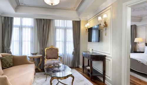 Junior Suite with Pera View and Nickelodeon Play Access