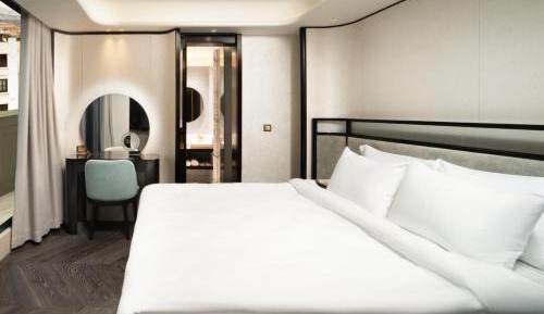 King Suite with Balcony