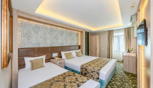 Deluxe Family Room