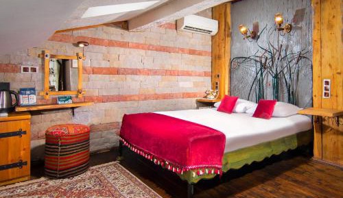 Double Room with Balcony (2 Adults + 1 Child)