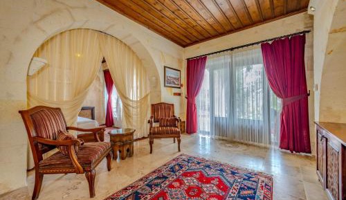 Luxury Cave Suite 