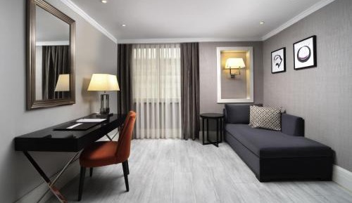 Deluxe King or Twin Room