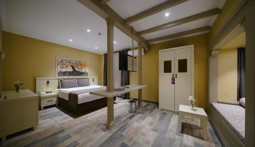 Suite with Balcony