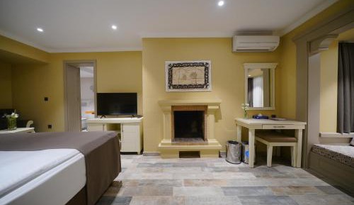 Suite with Garden View
