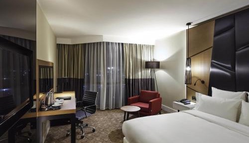 Superior Room with King Bed - City View