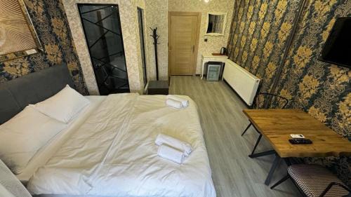 Deluxe Double Room with Balcony and Sea View