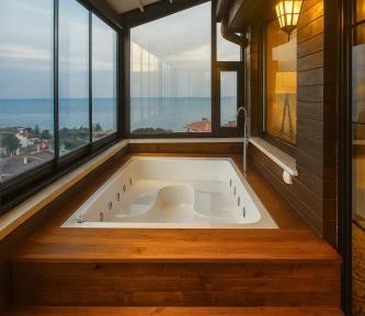 Sky Suite with Spa Bath