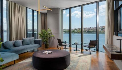 One-Bedroom Executive Terrace Suite with Sea View and Butler Service