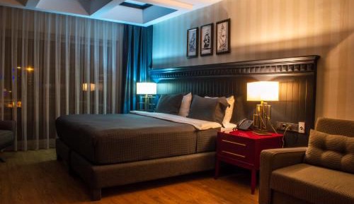 Deluxe Room with Sea and Marina View