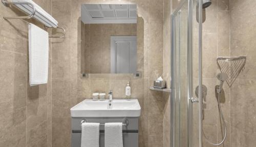 Standard Twin Room with Balcony