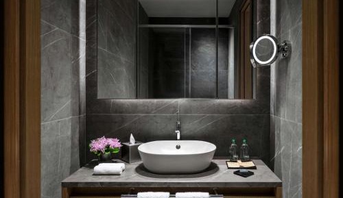 Superior One-Bedroom Apartment